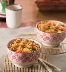 Arroz frito al curry con gambas