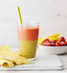 Smoothie mangue, ananas et fruit de la passion