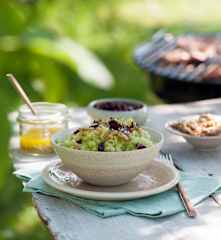 Surówka z selera naciowego z jabłkowym sosem