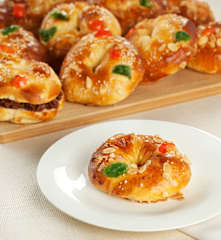 Spanish King's Cake- Miniroscón de Reyes