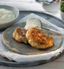 Hamburguesas de pollo con puré de patatas