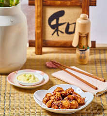 Pollo karaage con salsa di soia aromatizzata