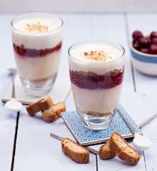 Trifle wiśniowe z ciastkami cantuccini