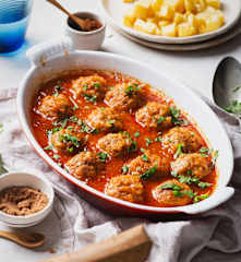 Albóndigas en salsa española