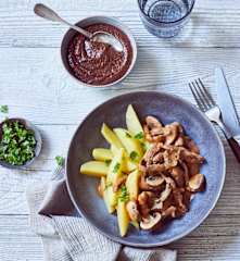 Zürcher Geschnetzeltes mit Kartoffeln und Schoko-Grießpudding