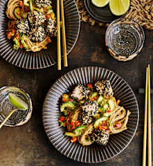 Sesam-Lachs mit Soba-Nudel-Salat