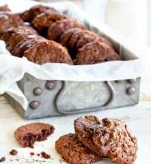 Galletas húmedas de chocolate y nuez