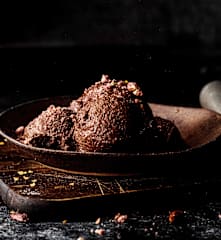 Helado de chocolate picante con sirope de whisky