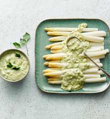 Asperges et sauce tartare au séré