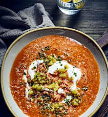 Sauerkrautsuppe mit Knoblauchsahne