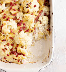 Gratín de pasta con coliflor y queso ahumado
