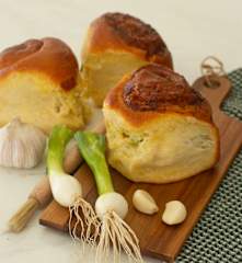 Σκορδόψωμο