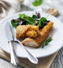 Knusperspargel im Kräutermantel