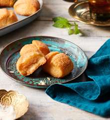 Grießplätzchen in Zuckersirup (İrmik Tatlısı)