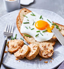 Fleischkäse mit Röstzwiebeln
