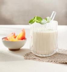 Schmorbirnen-Lassi mit Pomelo