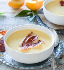 Crema de melocotón de Calanda con crujiente de jamón de Teruel (Aragón)