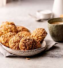 Ciasteczka panellets z migdałów i batatów