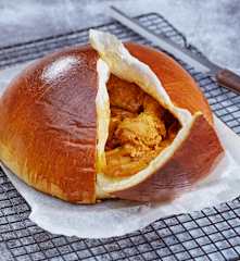 Brioche au poulet et curry Nyonya