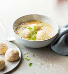 Knettnasupan (Soupe aux boulettes de poisson)