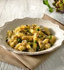 Fusilli mit Artischocken und Erbsen