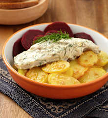 Kapr v páře s koprovou zálivkou