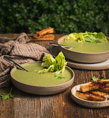 Zupa krem z zielonej sałaty