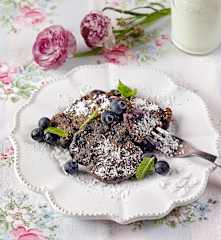 Moosbeer-Kokos-Nocken