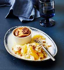 Käsesoufflés mit Salat