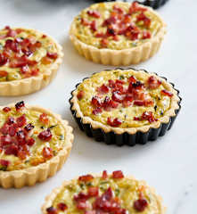 Tarteletes de legumes e bacon