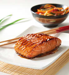Teriyaki Soslu Somon ve Sebzeler