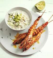 Raïta pomme-concombre et gambas aux épices