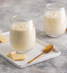 Mus z białej czekolady do tortów i deserów