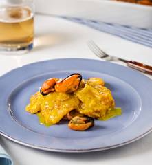 Patatas rebozadas con mejillones