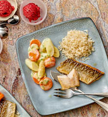 Menü: Forellenfillet mit Spargel-Rahmgemüse, Reis und Fruchteis