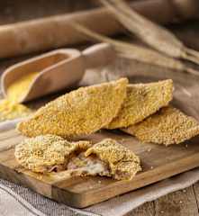 Mezzelune al farro con prosciutto e mozzarella