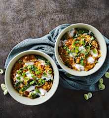 Dahl di lenticchie, spinaci e cipollotto