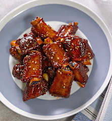 Gu lao rou (sweet and sour pork ribs)