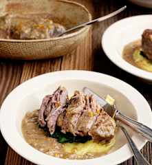 Rindswangerl sous-vide, Parmesan-Erdäpfelpüree und Spinat