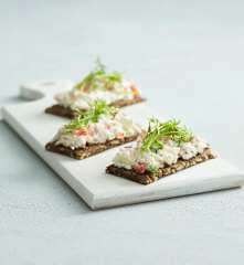 Quark and herb spread