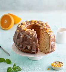 Drożdżowa babka pomarańczowa z lukrem