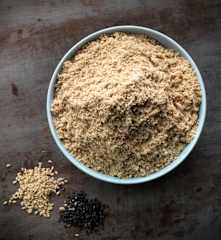 Semillas de ajonjolí finamente molidas (100-150 g)