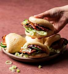 Bao Buns mit BBQ-Schweinefilet