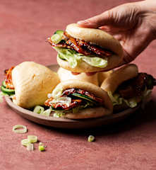 Bao Buns met Pulled Pork in BBQ-saus