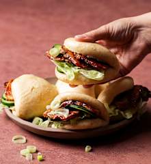 Pains Bao au porc à la sauce BBQ