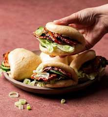 Bao Buns with Pork in BBQ sauce