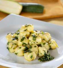 Gnocchi di patate ripieni di zucchine
