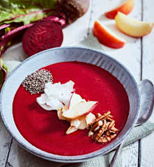 Smoothie bowl rose à la betterave