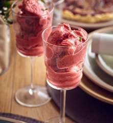 Sorbetto alle fragole, zenzero e semi di chia