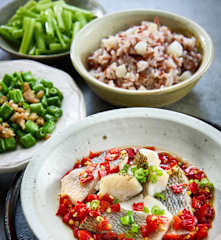 晚餐（剁椒鲈鱼、肉末四季豆、拌空心菜、山药红米饭）